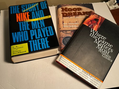 Classic basketball book - book, lot